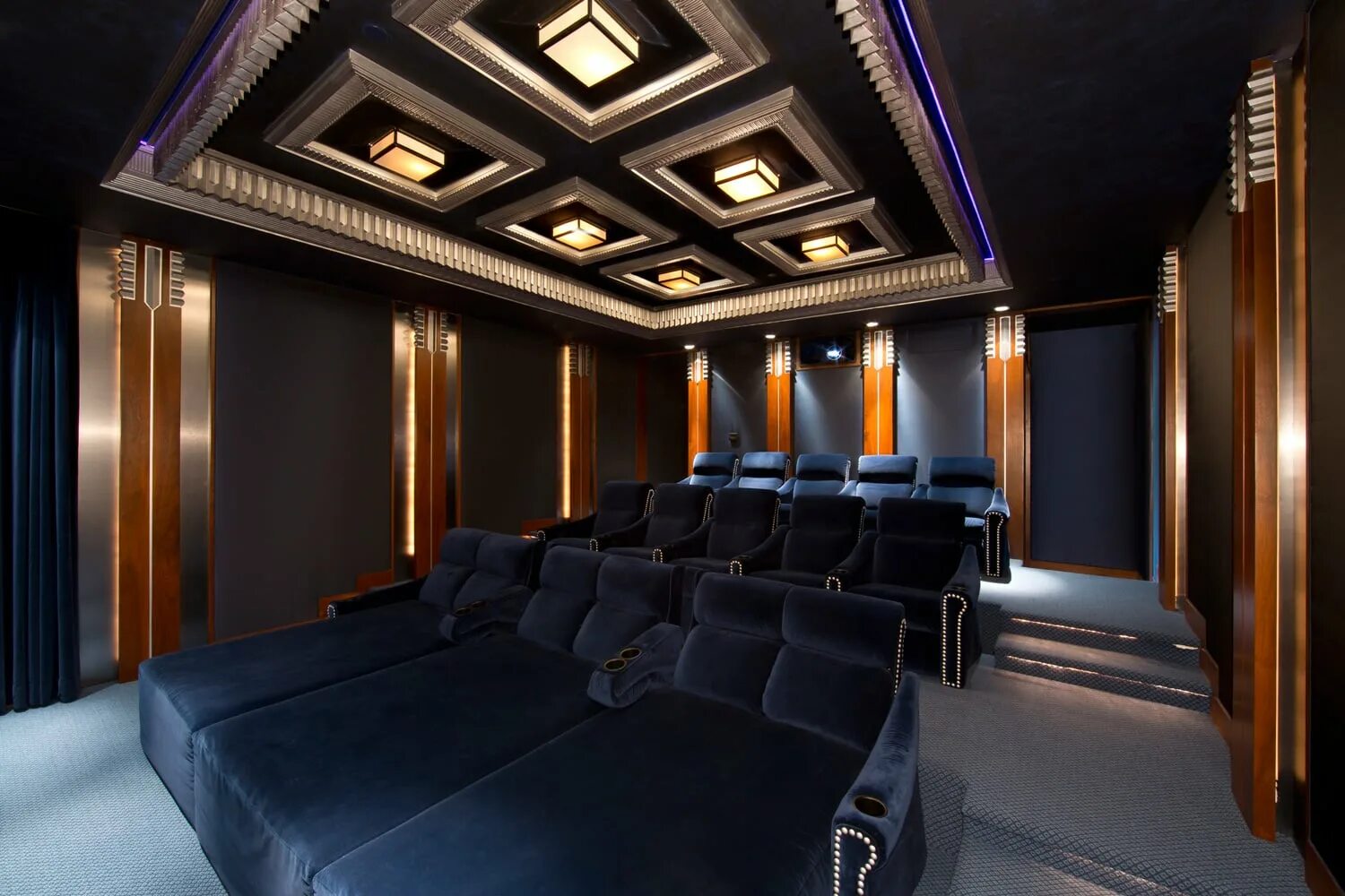 Кинотеатр дружба вип зал. Кинотеатр синема вип зал. Кинотеатр иллюзион вип зал. Кинотеатр каро вип зал. Вип зал кинотеатр москва.