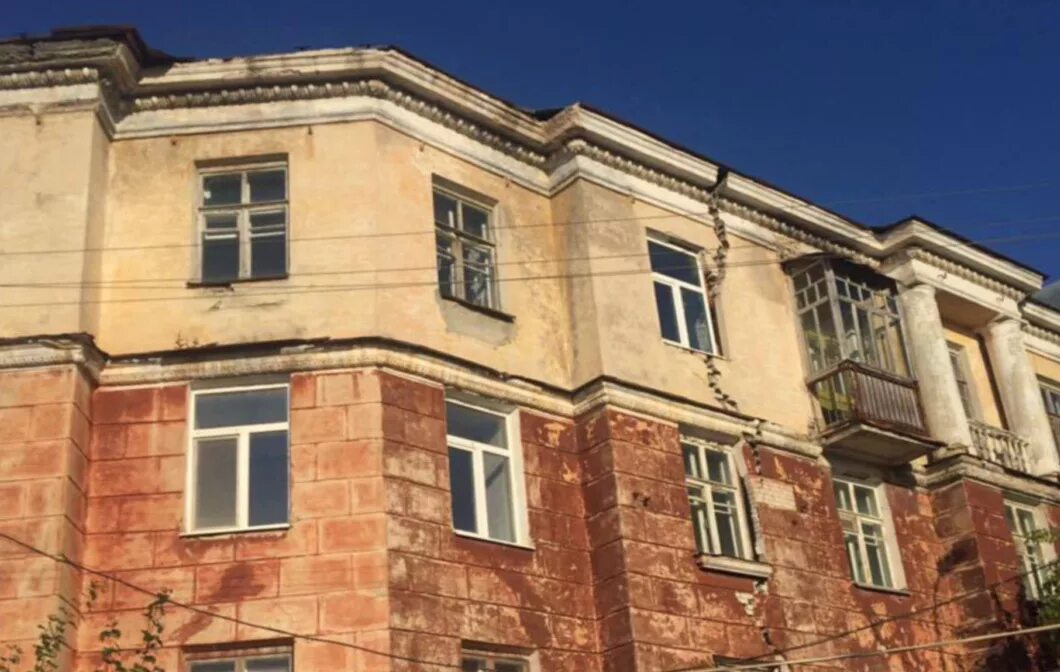 Расселение ветхого жилья нижегородская область. Дома для переселенцев из аварийного жилья. График расселения аварийных домов. Под расселение. Поселок семибратово.