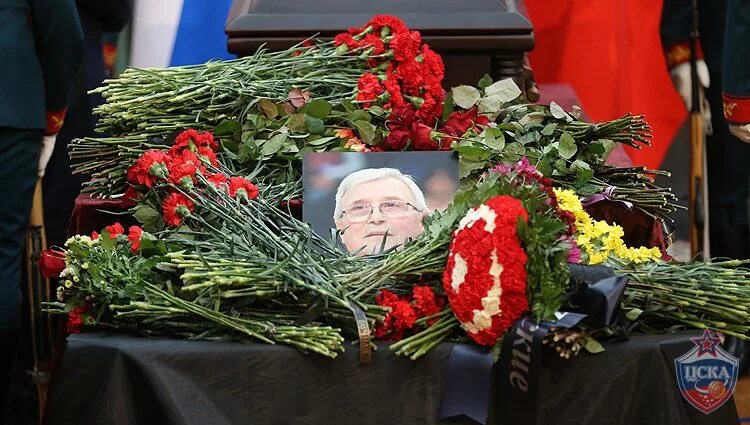 Как умер харламов. Похороны Харламова. Прощание с Валерием Харламовым.