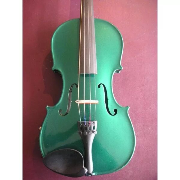 Скрипка цвет. Скрипки разных цветов. Фиолетовая виолончель. Синяя скрипка.