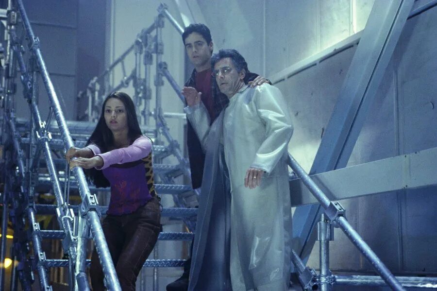 Время остановилось banishers. Останавливающие время Clockstoppers (2002).