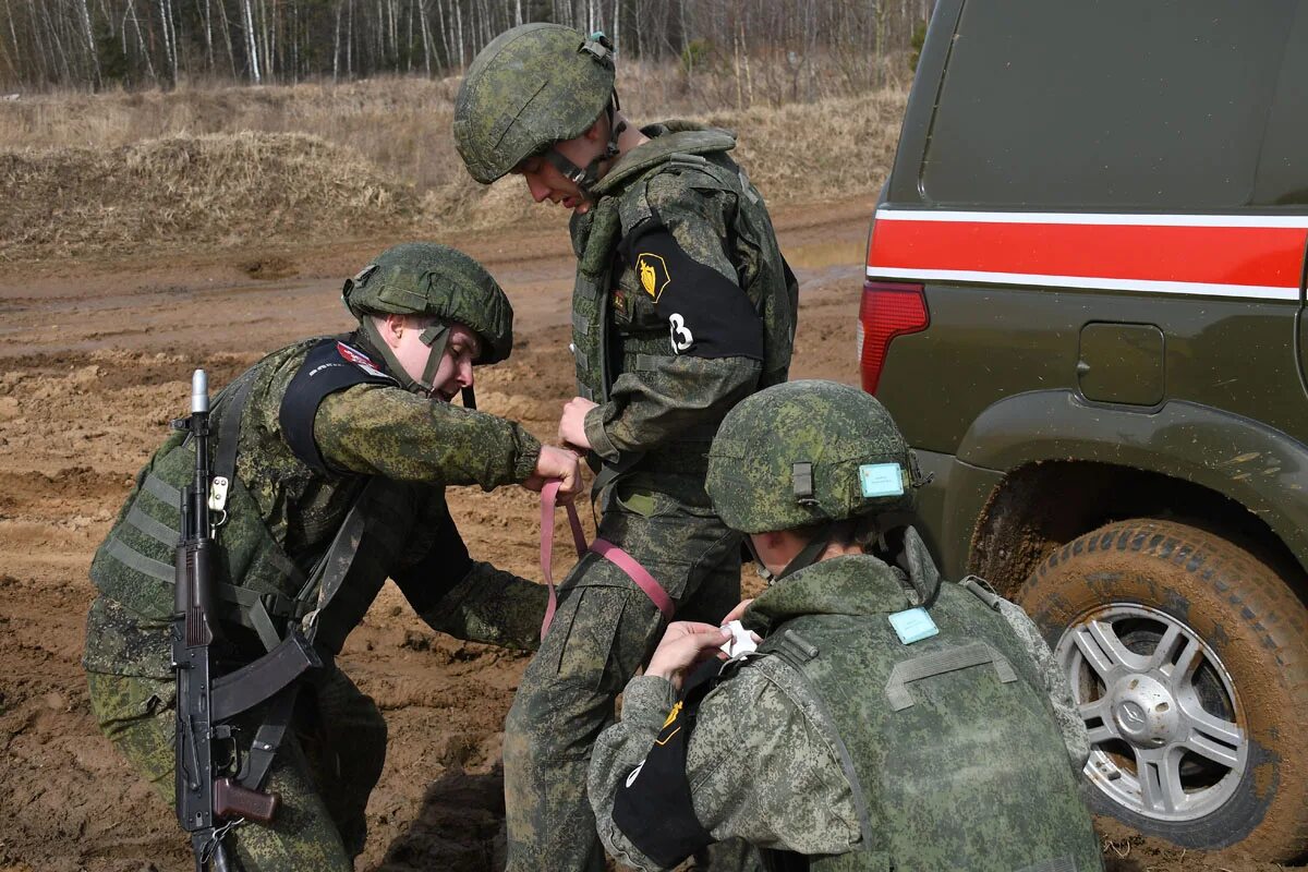 Отряд на военную тему