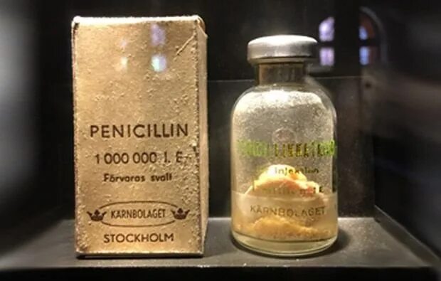 Пенициллин 6. Антибиотики пенициллин Флеминг. Первый пенициллин. Первый антибиотик пенициллин. Пенициллин фото.