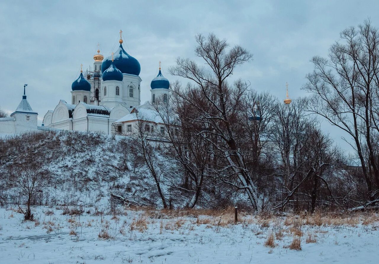 резиденция андрея боголюбского в боголюбово. резиденция андрея боголюбского в боголюбово. собор рождества богородицы боголюбово. свято боголюбовский женский монастырь владимирская область. палаты андрея боголюбского боголюбово.