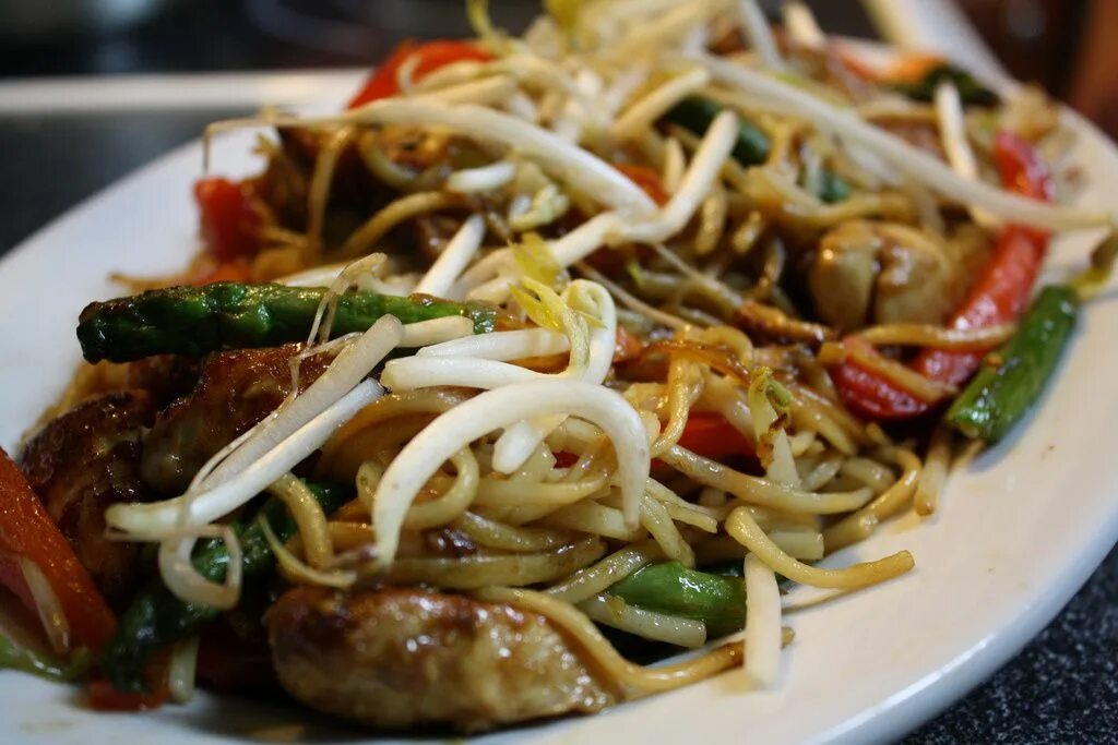 Бута яки удон. Лапша yaki udon. Яки удон. Yaki veggie. Лапша удон.