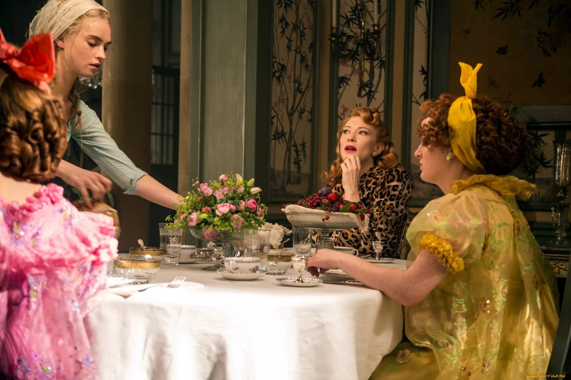 Кейт бланшетт тремейн. Золушка 3 сестры. Золушка 3: злые чары. Леди тремейн золушка дисней. Золушка мультфильм дисней.