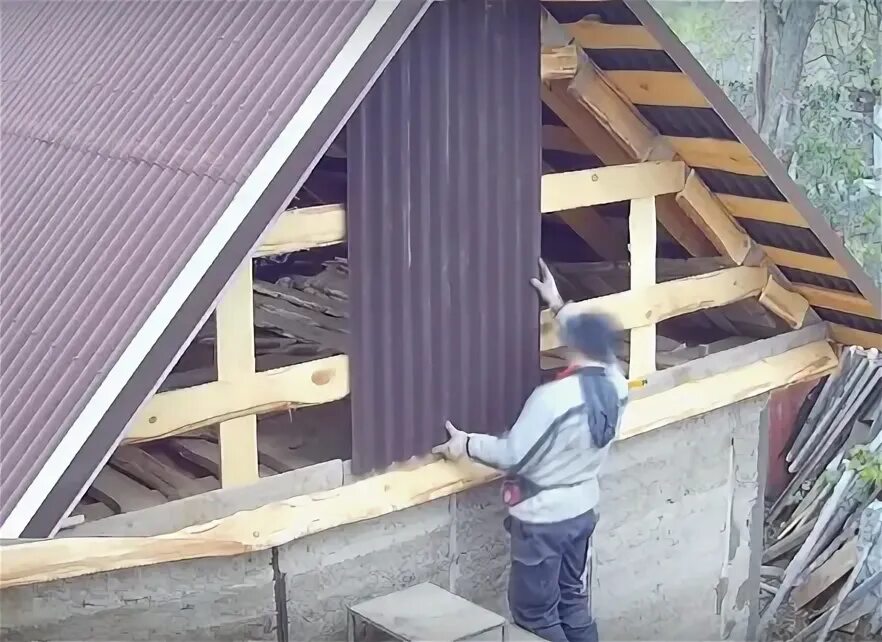 Как сделать фронтон своими. Обшивка фронтона. зашивка фронтона профлистом. отделка фронтона.