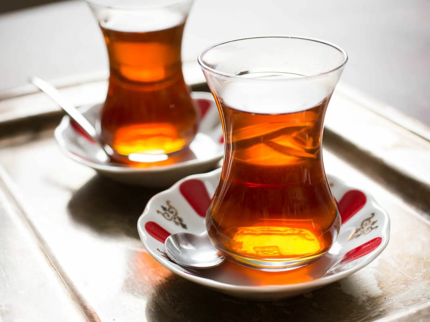 Стакан черного чая. Чай черный. Бардак чай. Турецкий черный чай в стакане. Турецкий чай белый цитрусовый.