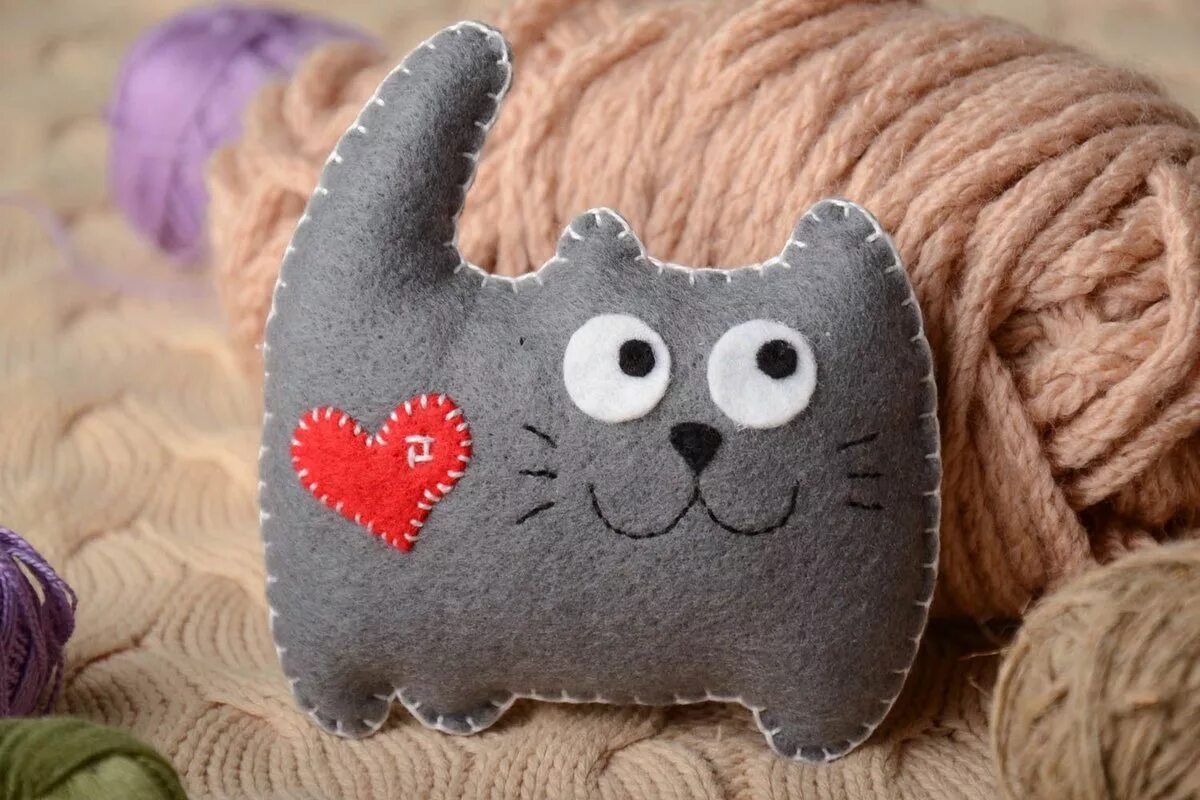 Игрушки из фетра. Котик из фетра. Игрушка из фетра &quot;кот&quot;. Мягкие игрушки из фетра