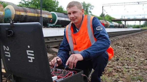 кассир билетный кассир ржд. работник руководитель ржд. корпоративная одежда ржд. помощник машиниста электропоезда ржд. работники жд.