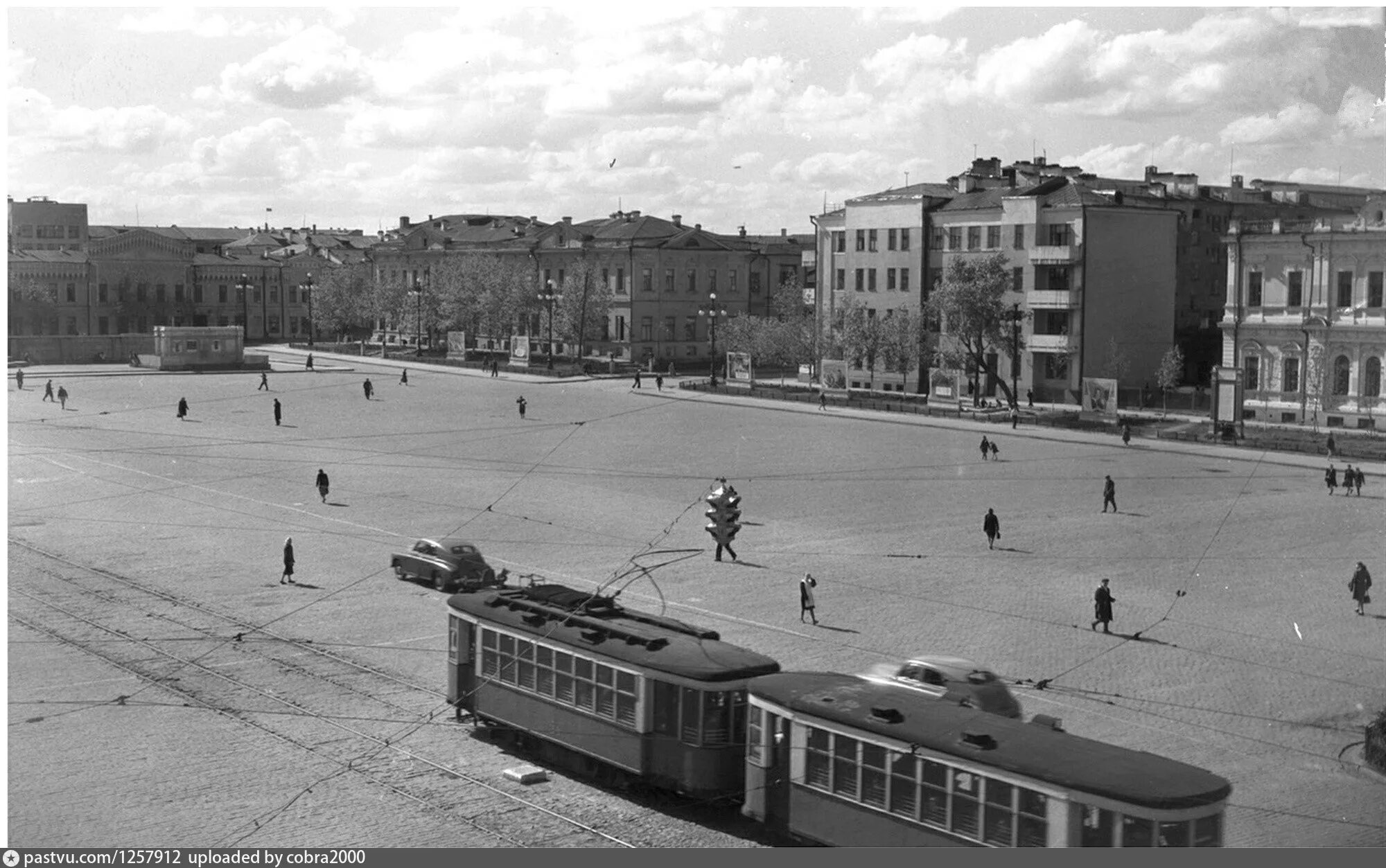 Камера 1905. Свердловск площадь 1905 года. екатеринбург площадь 1905. свердловск 1905 год. площадь 1905 года екатеринбург улица.