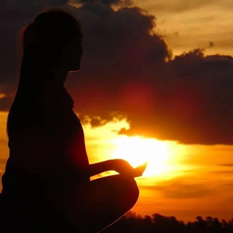 Встречать рассвет. Мечтаю встретить рассвет. Рассвет с любимой. Мечтаю встретить рассвет. Девушка на закате.