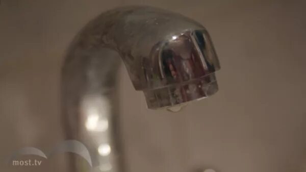 город мегион, улица кузьмина, порыв воды, устранили фотографии.