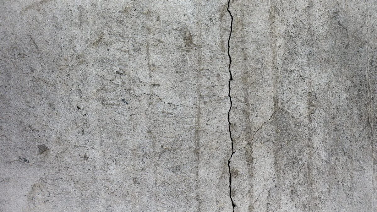Механические трещины. Бетонная стена. Бетонная стена текстура. Трещины в бетоне. Бетонная стена с трещинами.