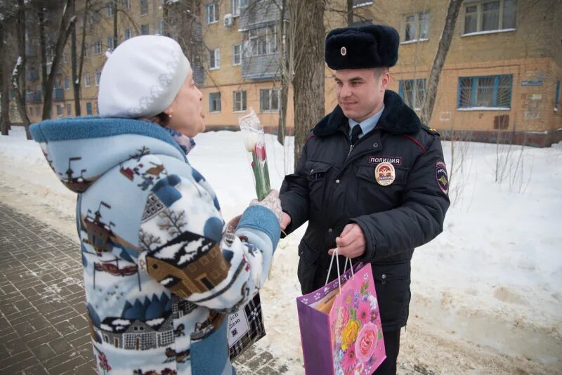 Участковые полиции воронеж. Участковый Воронеж. Женщина Участковый полиции.