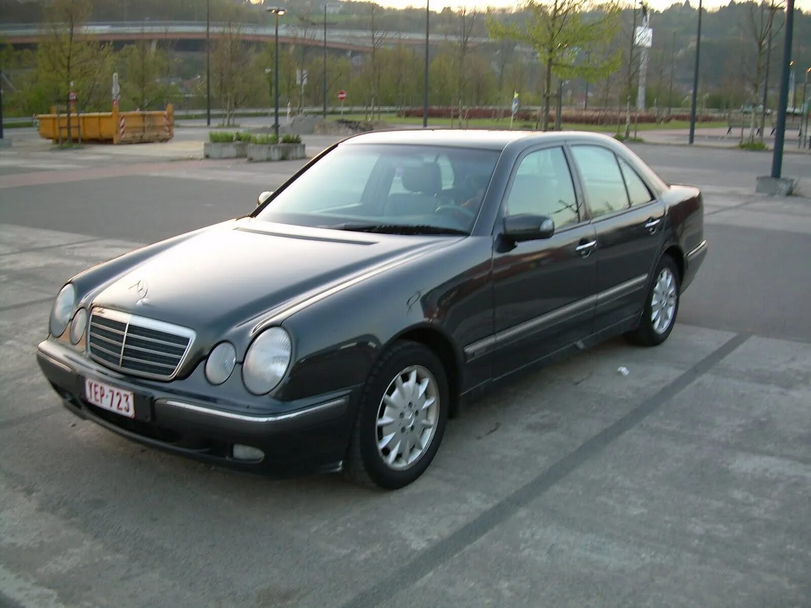 Мерседес е220 белый. Mercedes benz e class w220. Мерседес е220 cdi. Мерседес е220 cdi. Мерседес е220.