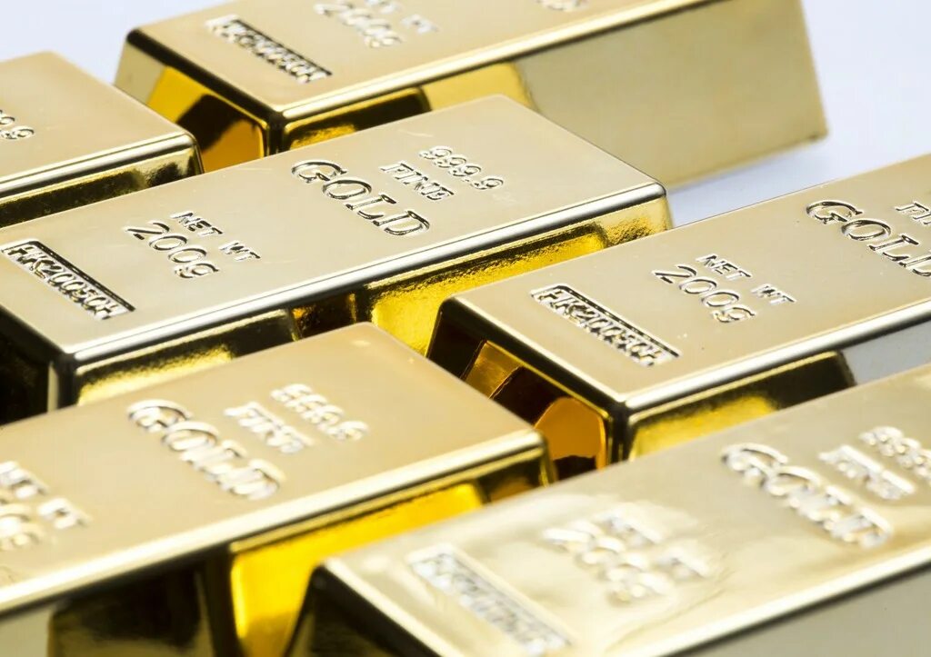 Россия 9 золотых. Слиток золота. Слиток золотой. Золотые слитки в банках. Инвестиционные слитки золота.
