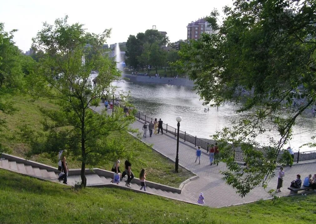 Развлечения в уссурийске. Игровой центр уссурийск панда парк. Детский центр непоседа уссурийск. Развлекательный центр уссурийск. Амурский бульвар хабаровск пруды.