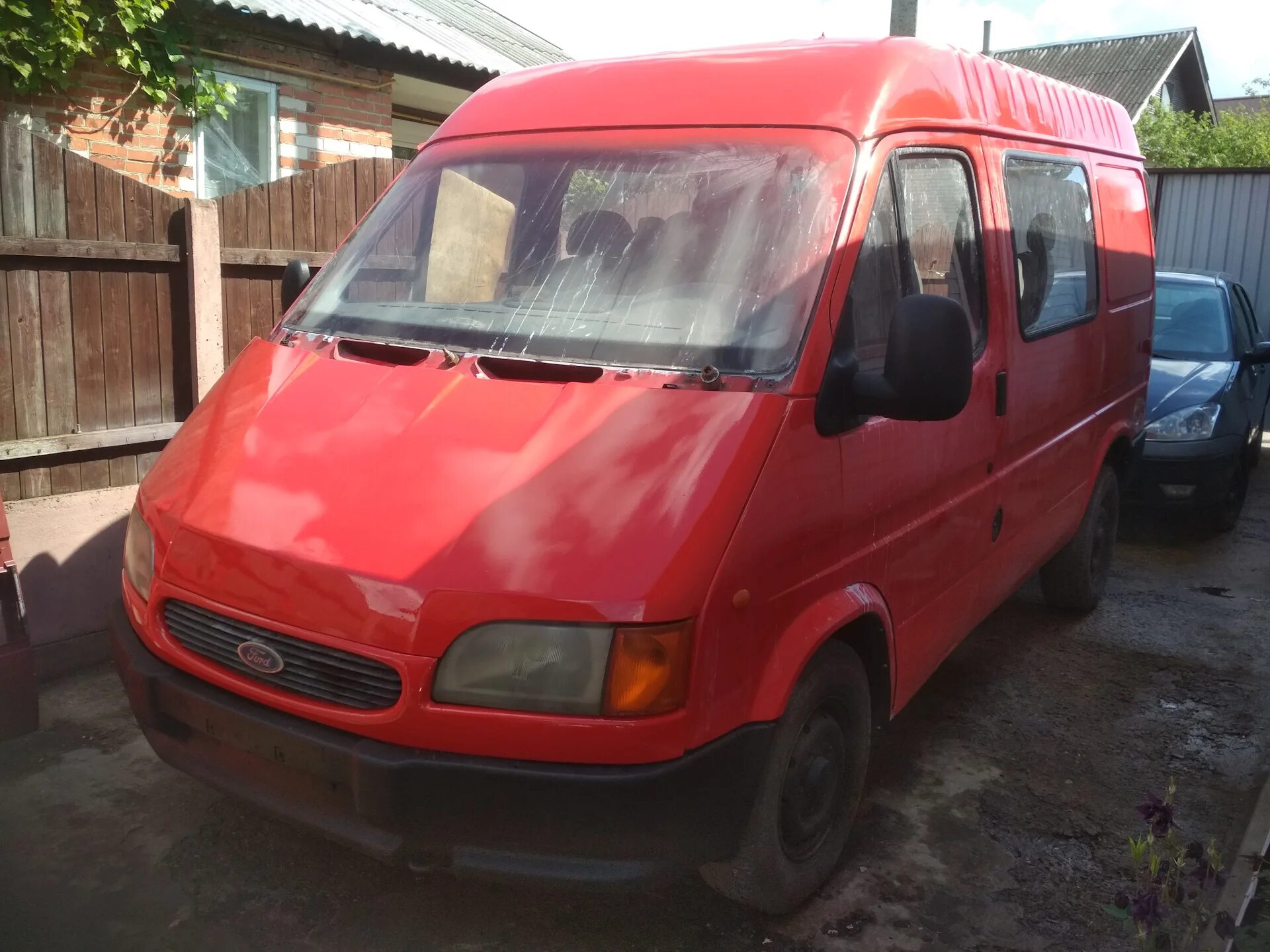 Форд купить в спб и обл. Форд Транзит 91 года. Форд Транзит кузов. Ford Transit 2000. Форд Транзит до 2000 года.