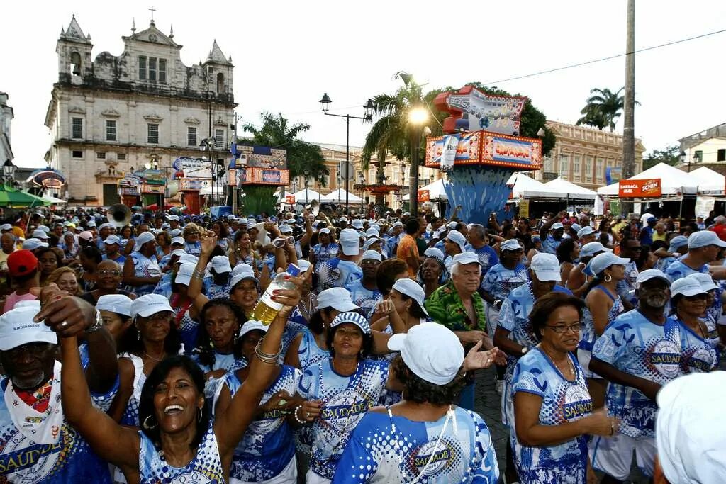 Raiva no brasil ilysam. Эль Сальвадор население. Баия (штат в Бразилии). Сальвадор Бразилия. Сан Сальвадор население.