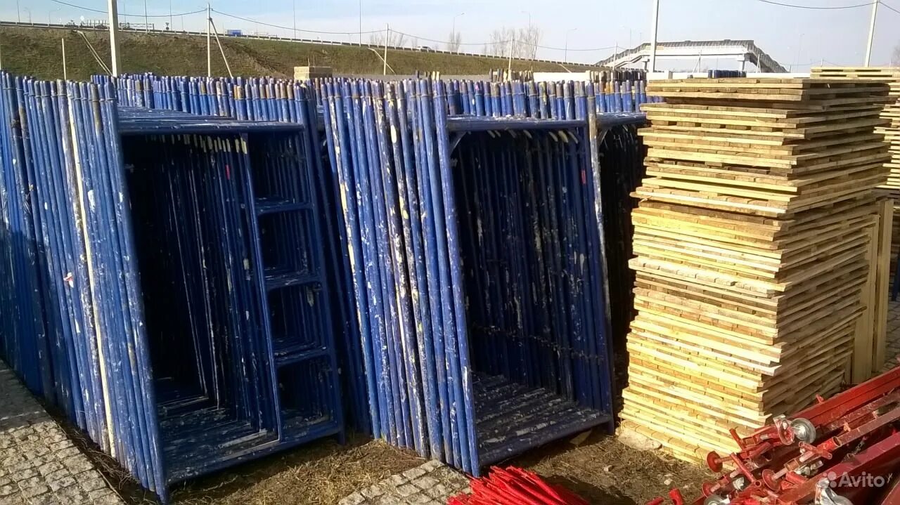 Рама с лестницей лрс-80 для рамных лесов. Передвижная вышка тура. Леса рамные лрсп-40. Леса строительные б у. Леса строительные б у.