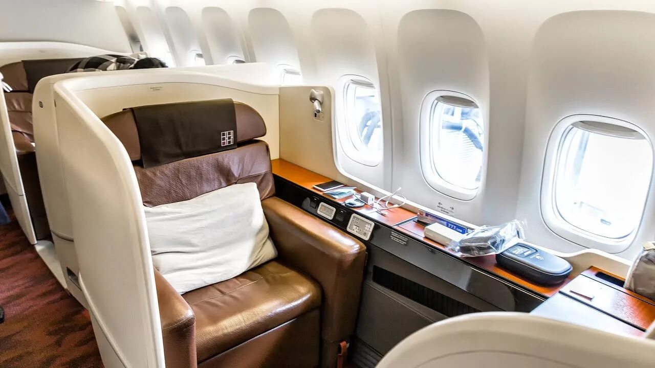 First class 0. Первый класс JAL. JAL Business class. Японский бизнес класс. Первый класс японских авиалиний.