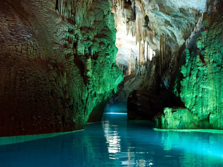 Caves de. Грот Джейта в Ливане. Бейрут пещера Джейта. Пещера Джейта Ливан. Джейта Гротто Ливан пещера.