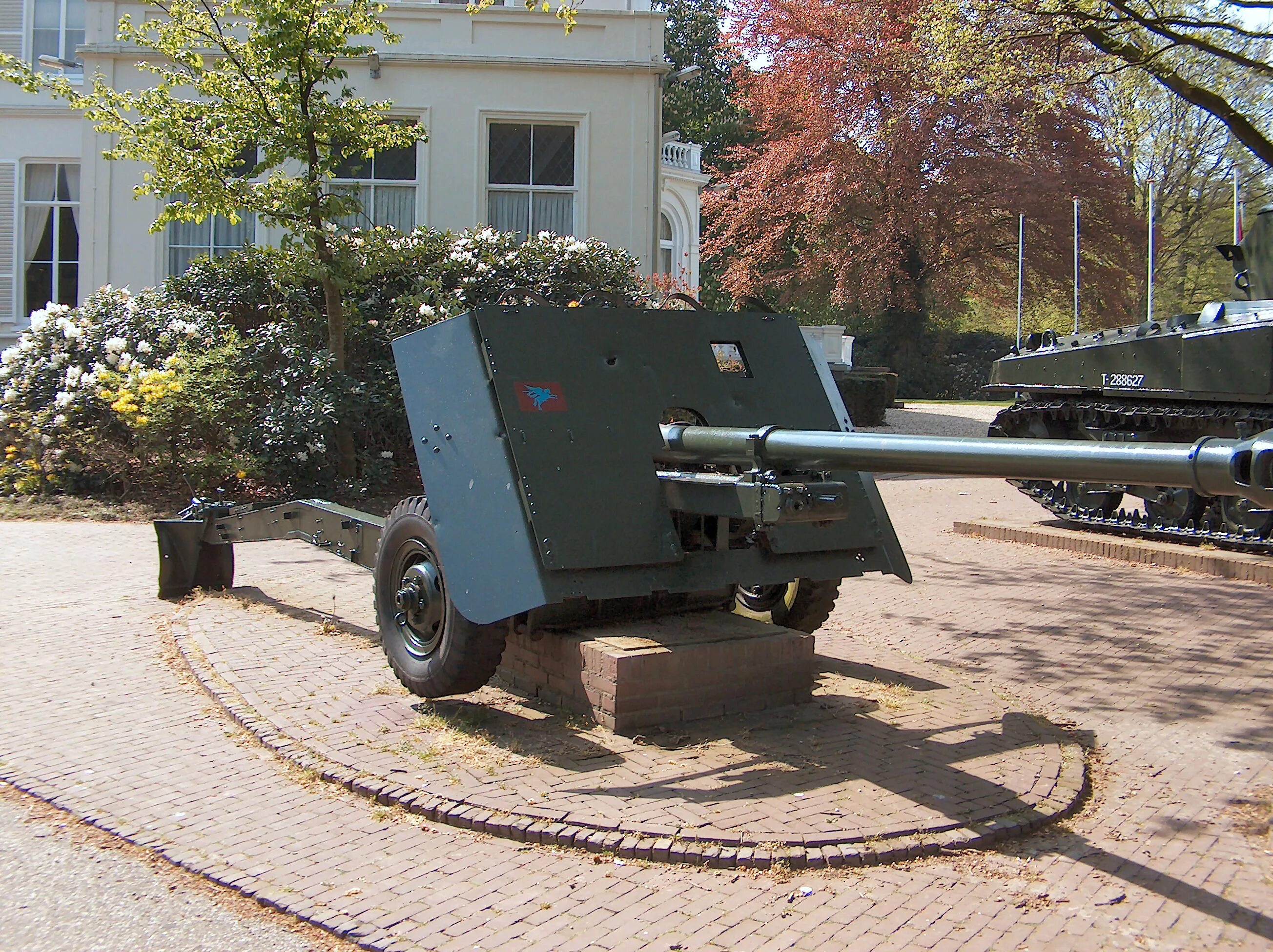 Tank guns. Противотанковая пушка QF 17-pounder. Пушка QF 6 pounder. 47-Мм OQF 3-PDR Gun. QF 17 PDR.