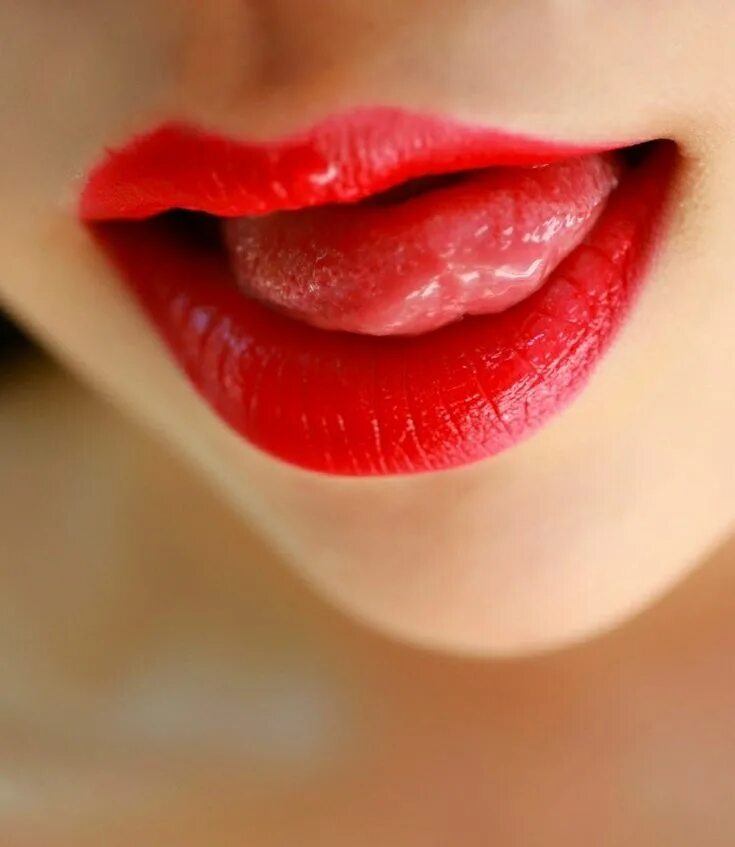 I love lips. Губы женщины. Соблазнительные женские губы язык. Рот девушки крупным планом. Женские губы крупным планом.