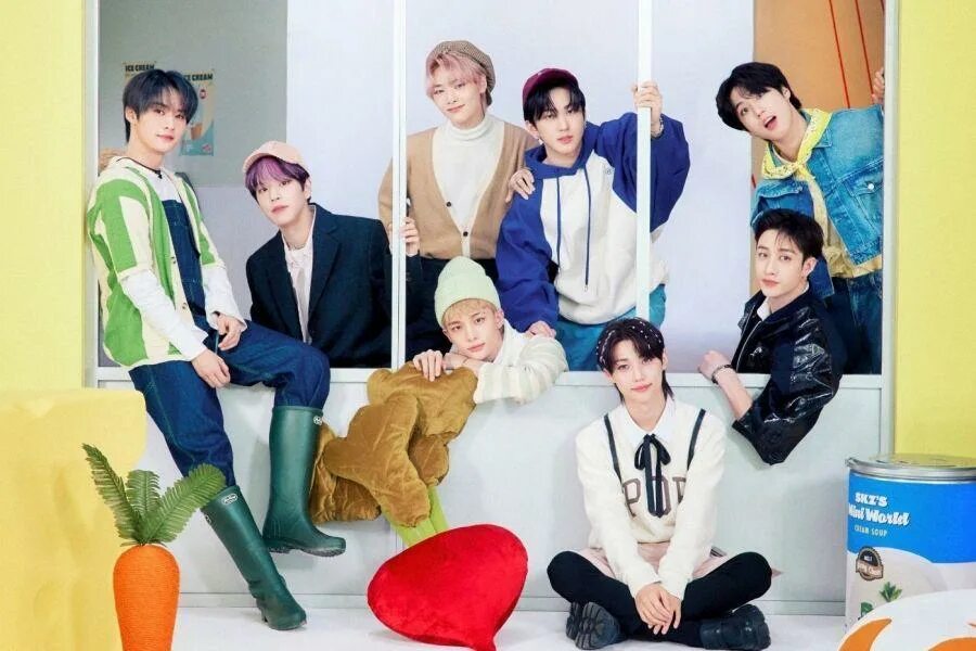 Стрэйкидс 2024. Stray kids гритинг 2021. Stray kids greeting. Stray kids greeting. Stray kids greeting.