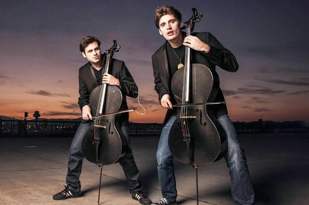 Дуэт виолончелистов. 2cellos. 2 Cellos. 2cellos исполнители.