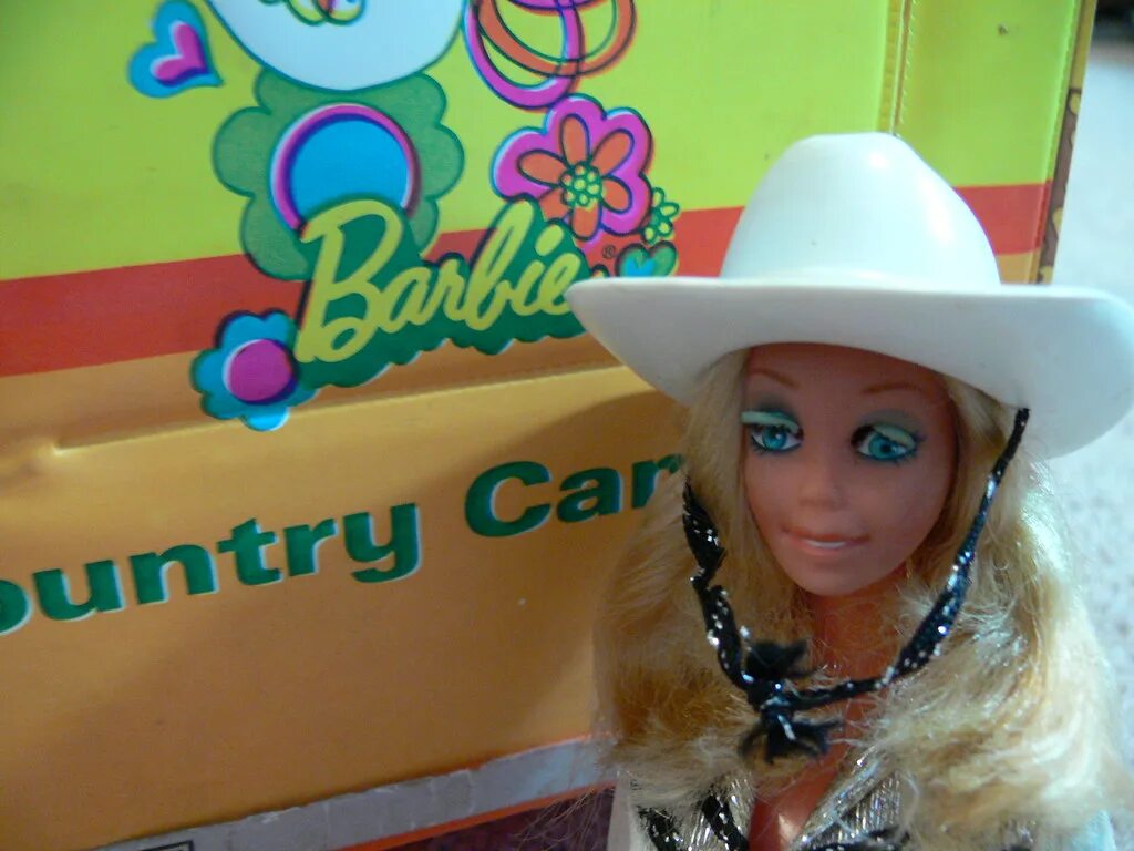 Blonde toy. Барби ковбой. Подмигивающая Барби вестерн. Барби в ковбойской шляпе. Western Barbie 1981.