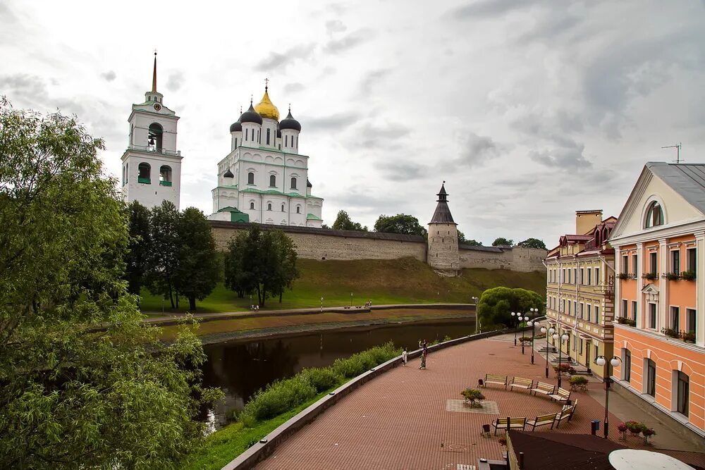 Тур псков великий. Псков – Пушкинские горы – Изборск – Печоры (2 дня/1ночь). Экскурсия в Пушгоры из Пскова. Пушкинские горы Псков Великий Новгород. Современный Псков.