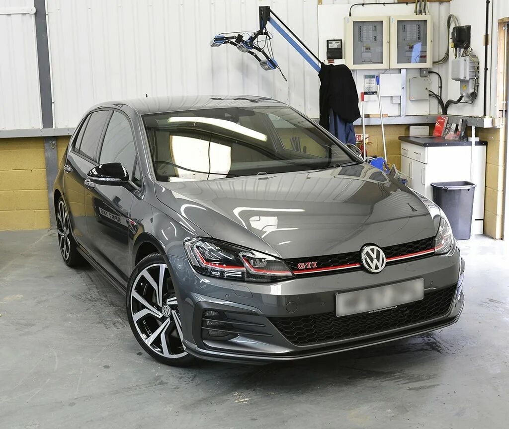 Golf 7 GTI Grey. Golf 7.5 GTI серый. Golf 7 GTI цвет Graphit. Golf GTI 7.5 Indium Grey.