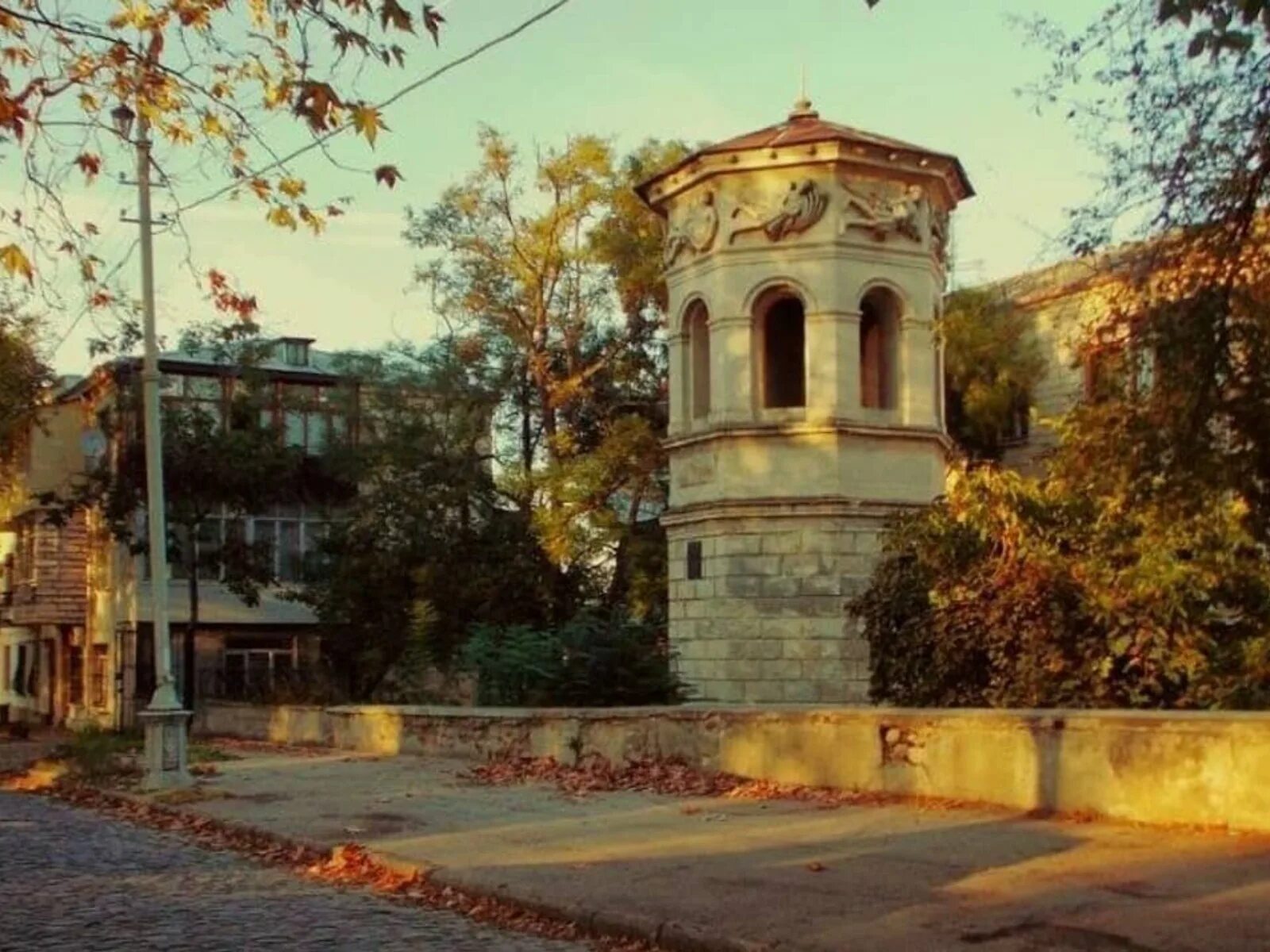 Башня ветров Севастополь. Центральный городской холм в Севастополе. Севастополь ул. Фрунзе - башня ветров.