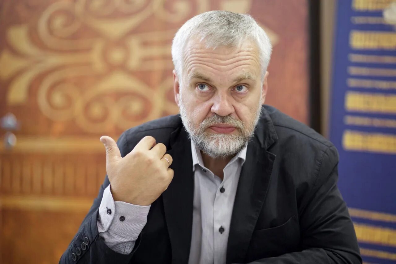 Алексей варламов ректор литературного института. Варламов писатель. Алексей варламов писатель. Алексей варламов ректор литературного института. Алексей варламов писатель.