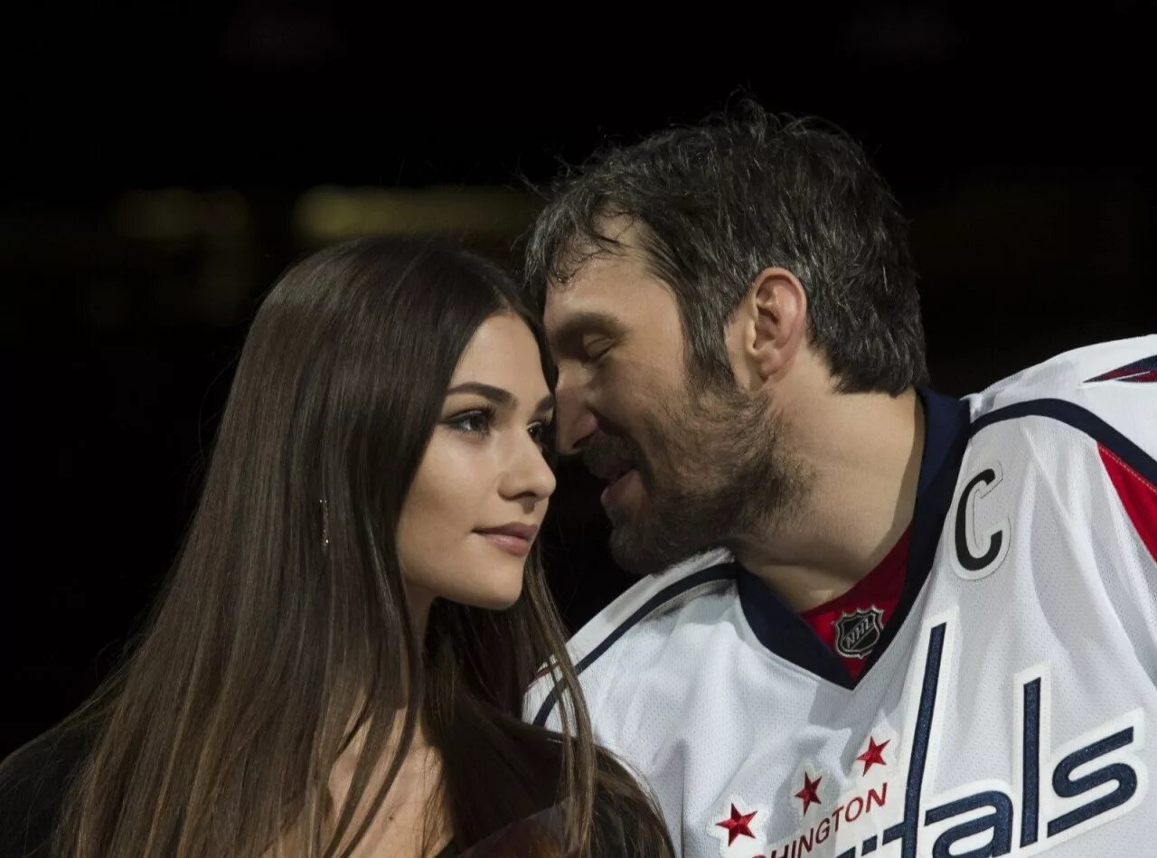 Жена овечкина. Александр овечкин и анастасия шубская. Александр овечкин и анастасия шубская свадьба. Анастасию овечкину. Овечкин с шубской.