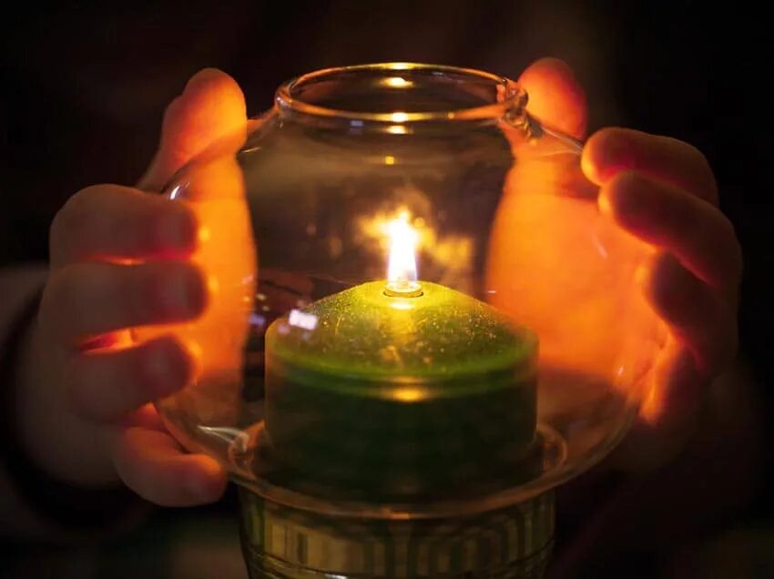 Набор для загадывания желаний со свечой. Загадать желание на свечу. Арома свеча для исполнения желаний. Задувает свечи на торте. Как загадать желание со свечой.