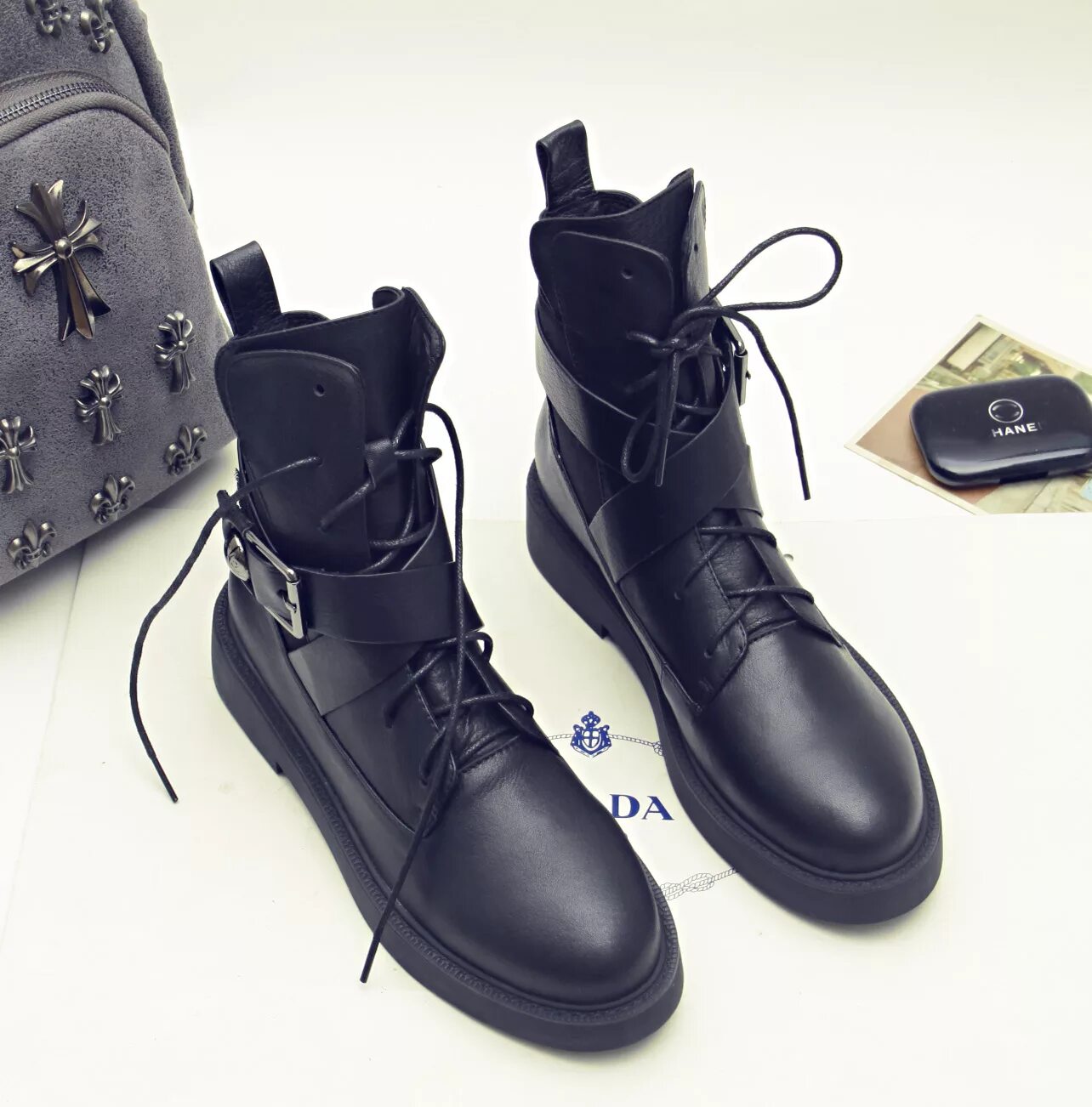 Шикарные мужские туфли. Модные зимние ботинки мужские. Классическая обувь для мужчин. Дорогие мужские туфли. Ботинки луи виттон с плоской подошвой.