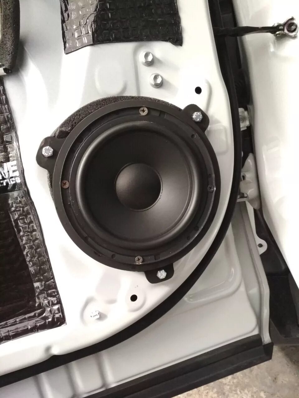 Колонки на рав 4 2015. Штатные колонки тойота рав 4 2021. Какой размер штатных динамиков на тойоте рав4 1 поколение. Переходник колонки rav4 toyota. Динамики тойота рав 4.