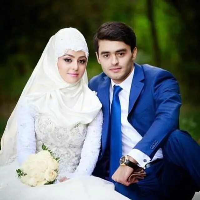 Какое отношение к таджикам. Красивые чеченские пары. Свадьба таджикский девушка и парень. Чеченские семейные пары. Брак с таджичкой.