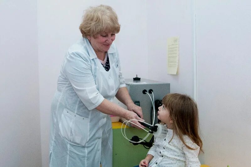 Прогревание увч. Физиотерапия аппарат эвт. увч терапия физиотерапия. ультравысокочастотная терапия (увч). физиолечение увч.