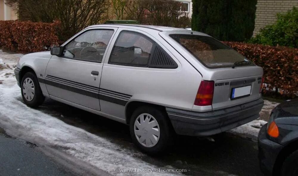 Опель 1.3 отзывы. Opel Astra 1.6 1989. Opel Astra 1995 1.8i. Opel Astra 1.6 1990. Opel Astra 1989.