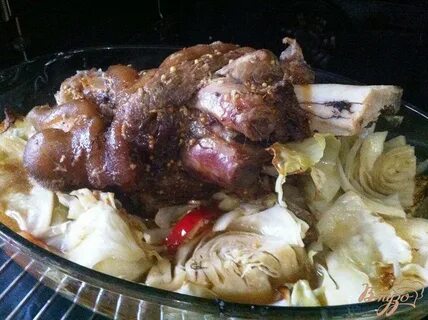 Ледяная нога свиная рулька с кислой капустой