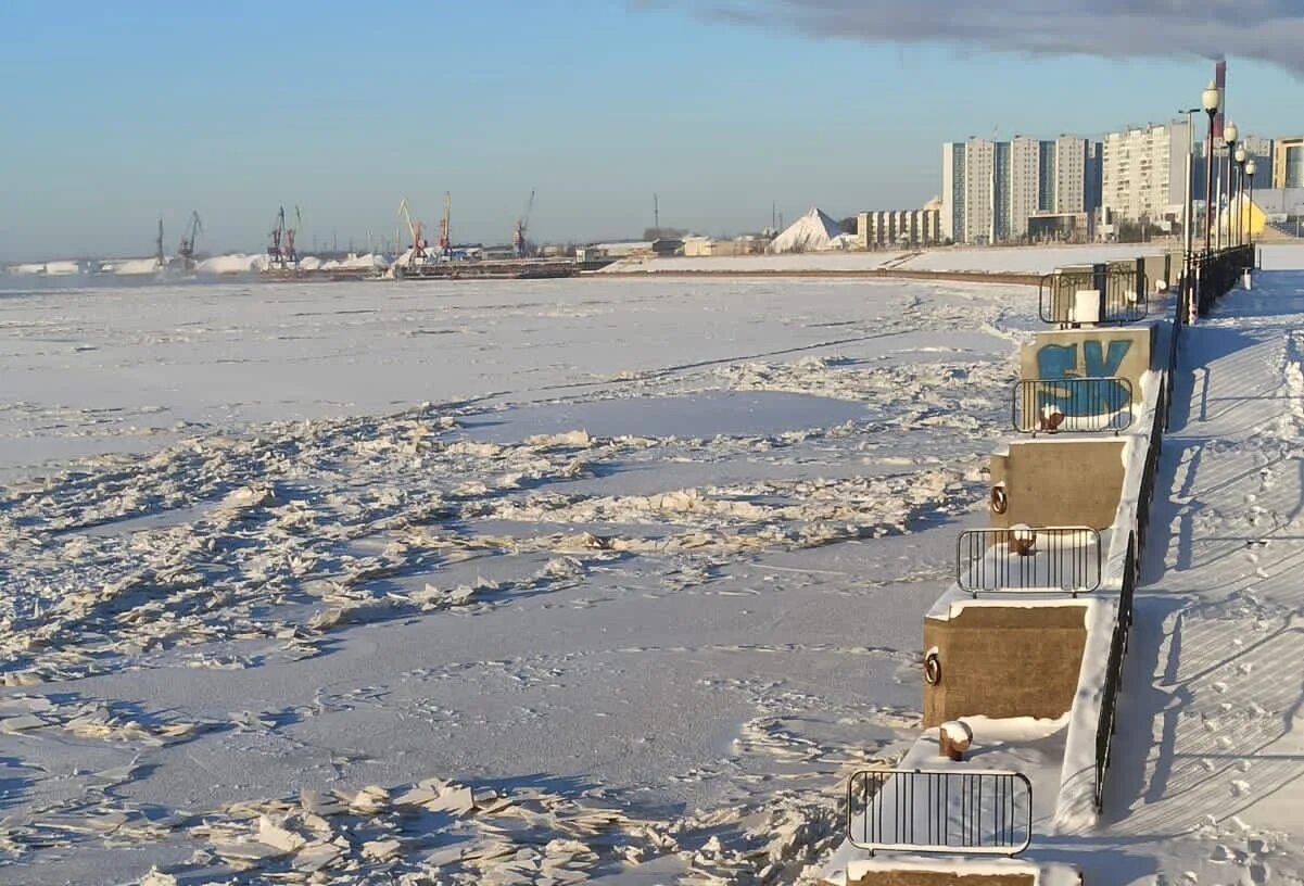 Мку нижневартовск. Гочс нижневартовск. Нижневартовск мороз. Асфальт. Чс на воде.