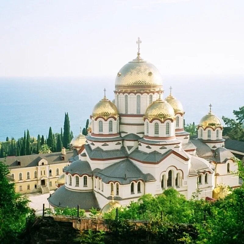 Новоафонский монастырь новый афон. Абхазия монастырь святого апостола. Афон пицунда. Афон пицунда. Новоафонский монастырь 2010 год.