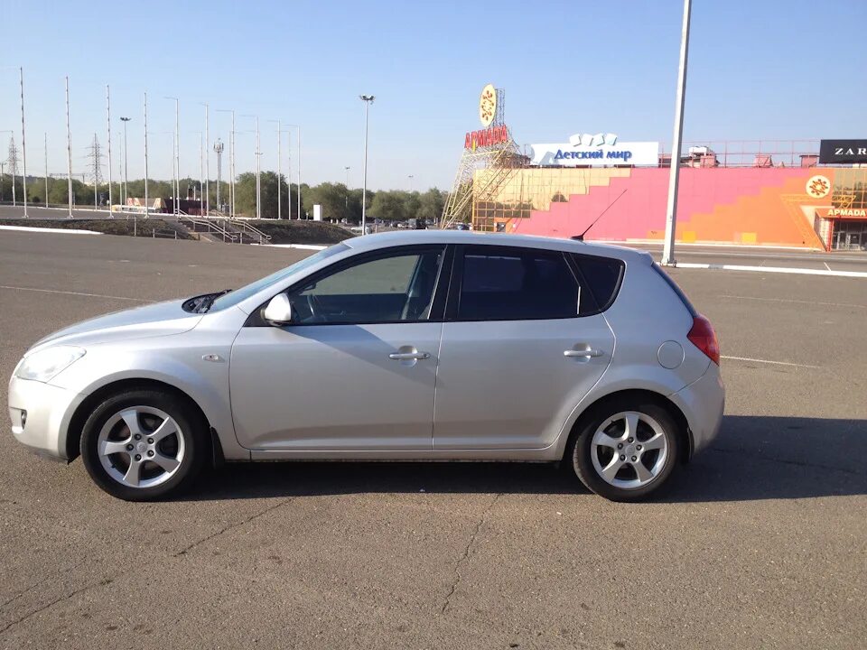 Авито краснодарский край рио. Kia Ceed ed 2008 Machine Silver. ВСМПО на Киа СИД 2008. Киа СИД 2010 на литье. Kia Ceed 1 ed r14.