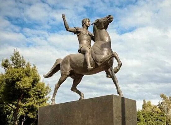 Памятник Александру Македонскому (Салоники). Памятгикиалександру македонсокому. А вот вам памятник Александру Македонскому в Скопье. Памятник александру македонскому