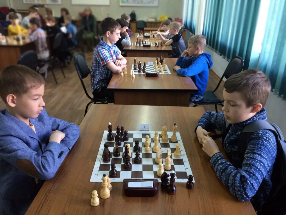 Соревнования по шахматам для детей. Записаться на шахматы. Шахматная школа каспийск смаглиев. Русские шахматы воронеж. Записаться на шахматы.