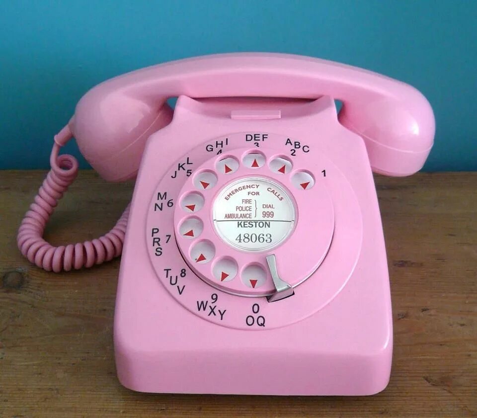 Розовый телефон фото. Vintage Pink Phone. Pink telephone. Винтажные телефон без фона. Derzko69 с телефоном розовым.